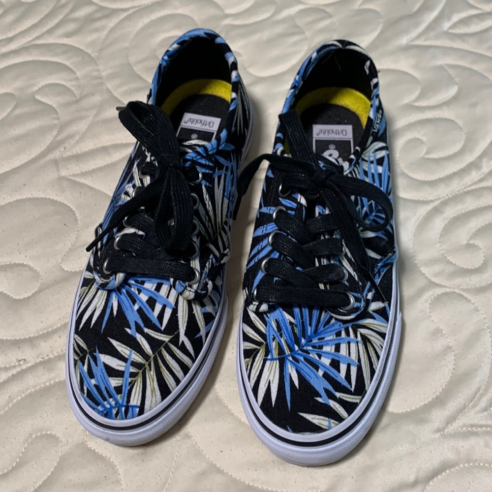 VANS SNEAKERS worn once. Perfect condition